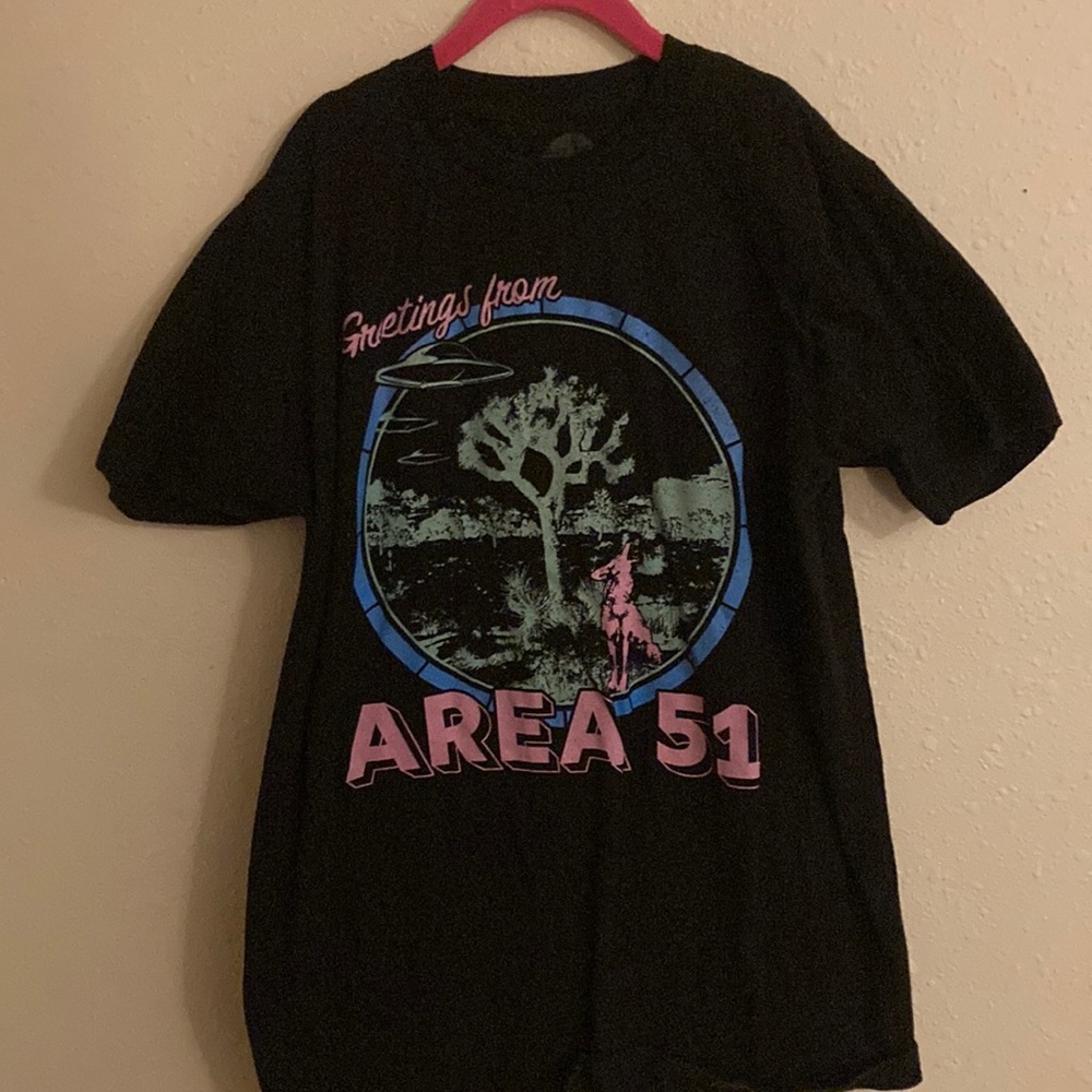 Graphic tee